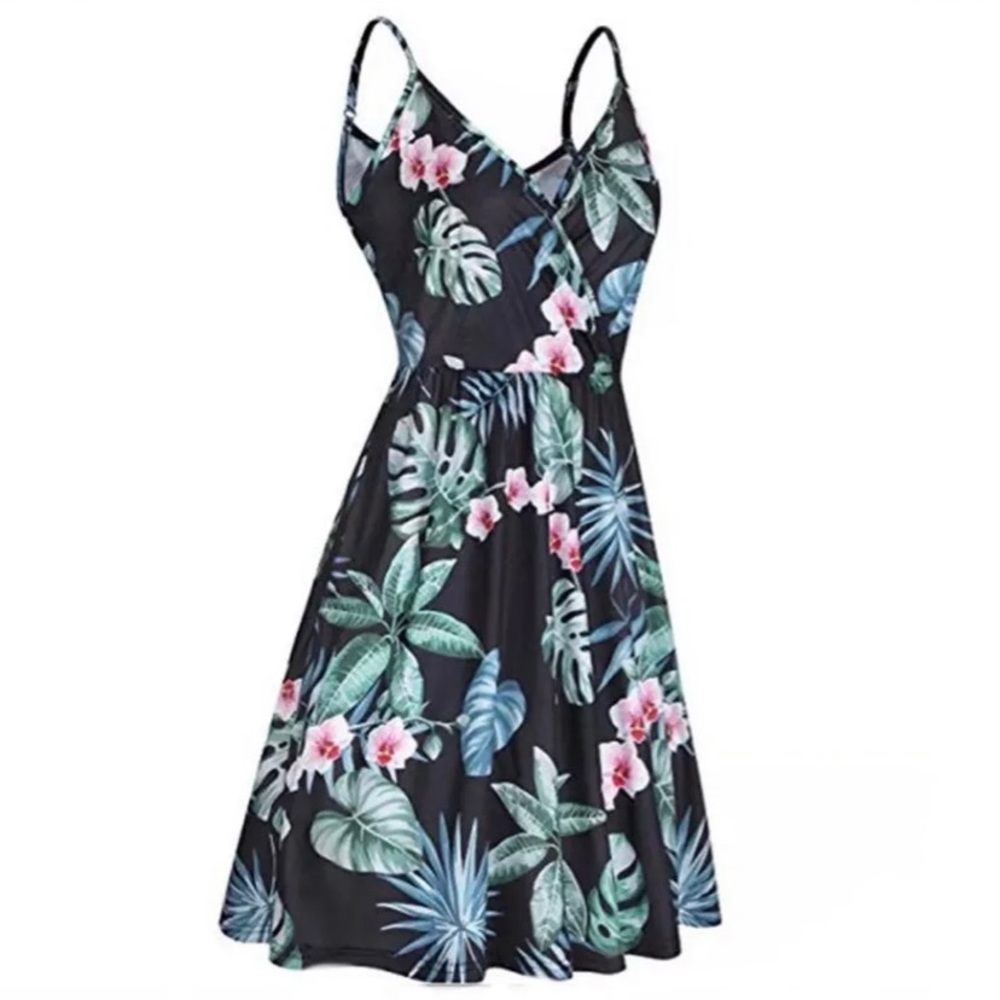 Floral spring dress with interior pocket